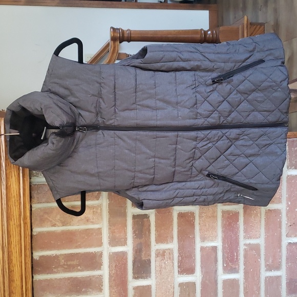 C9 by Champion Jackets & Blazers - 🛍Sz med women's puffer vest